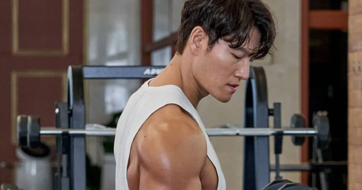 Punya Tubuh Berotot, Kim Jong Kook Jadi Idola Pria Gay