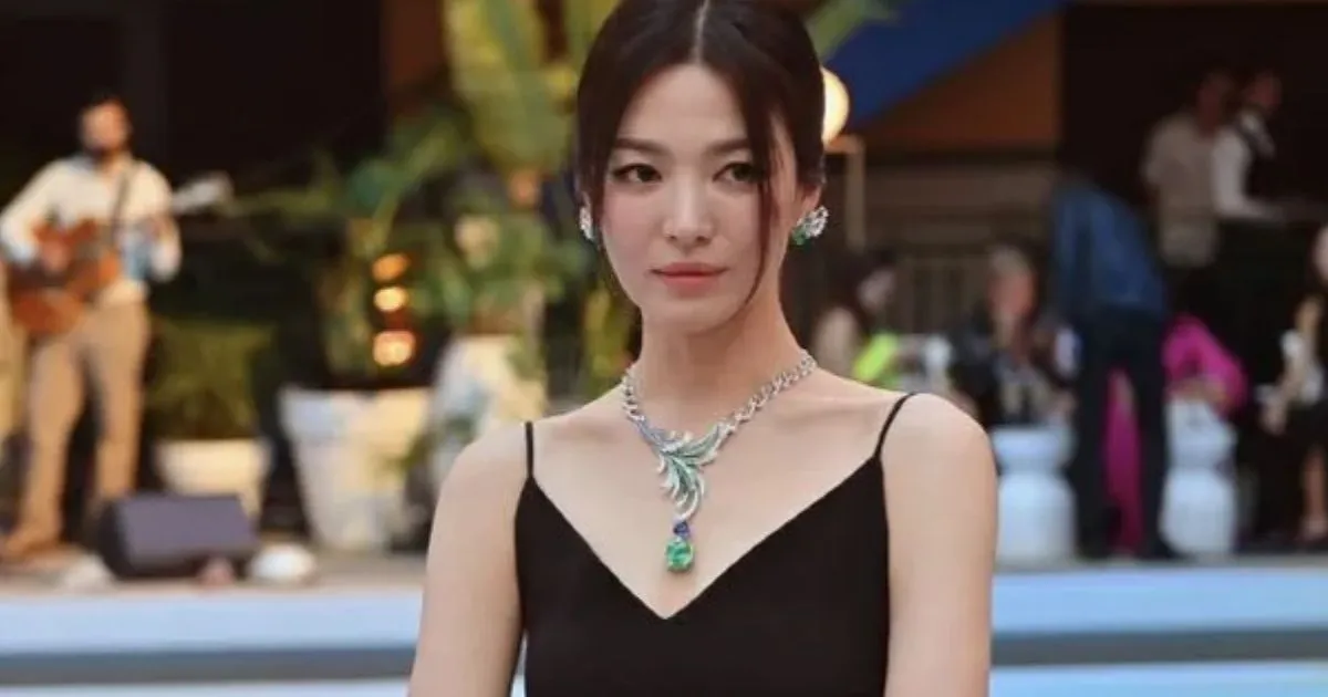 Mengejutkan! Song Hye Kyo Pernah Diancam Disiram Air Keras oleh Manajernya Sendiri