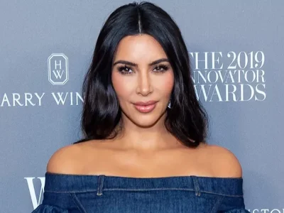 kim-kardashian-jalani-perawatan-pengencangan-kulit