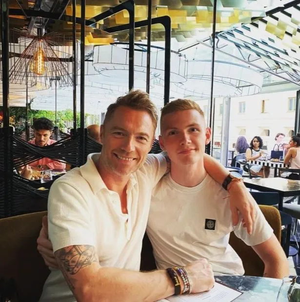 Ronan Keating Jadi Kakek di Usia 46. Seperti Apa Wajah Cucunya?