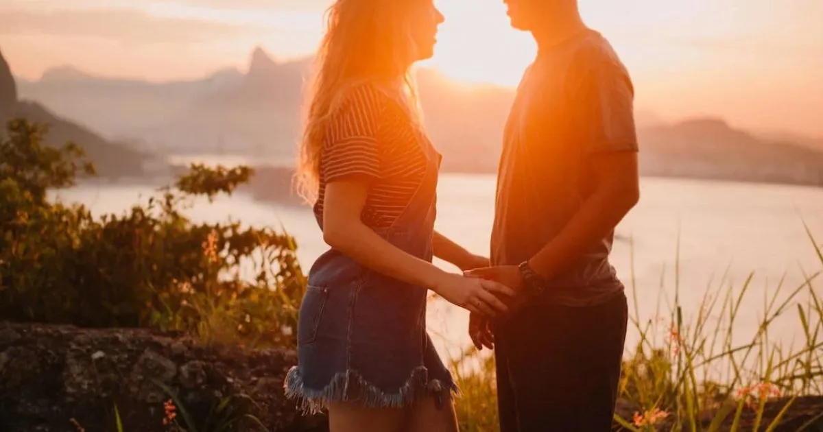 Jangan Terlena! Begini Ciri-Ciri Pria Love Bombing Waktu PDKT