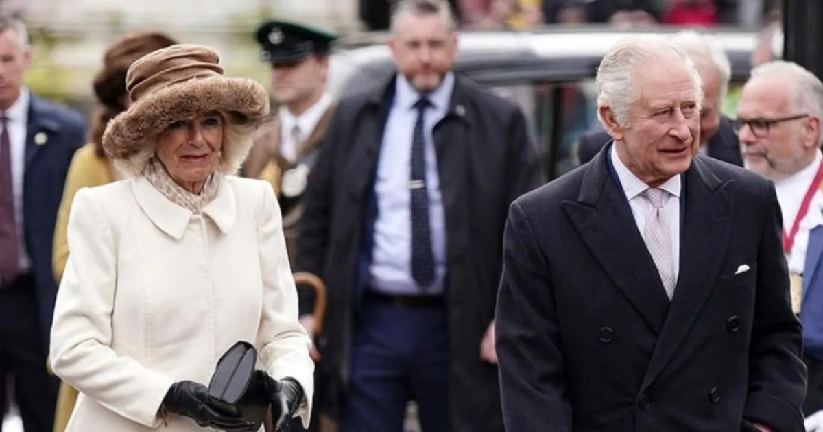 Uniknya Kartu Undangan Penobatan Raja Charles III. Penuh Makna Simbolis!