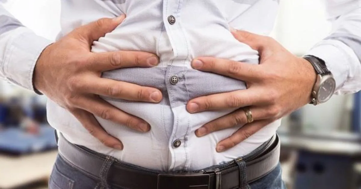 7 Cara Jitu Cegah Perut Begah saat Buka Puasa
