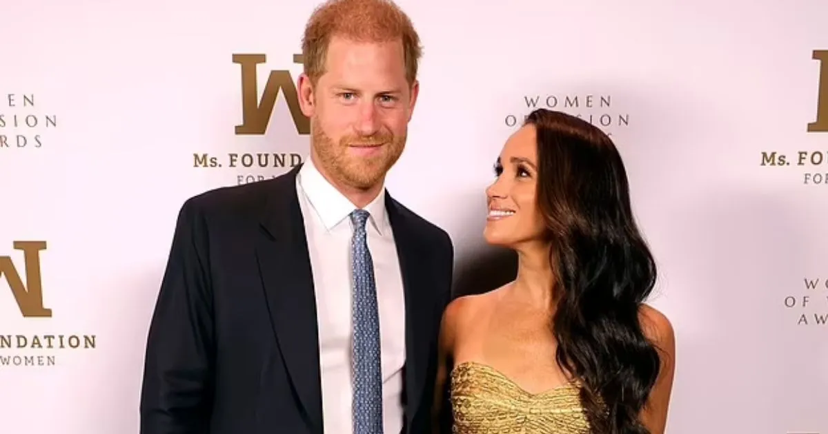 Serba Emas! Meghan Markle Tampil Mewah saat Raih Penghargaan Women of Vision