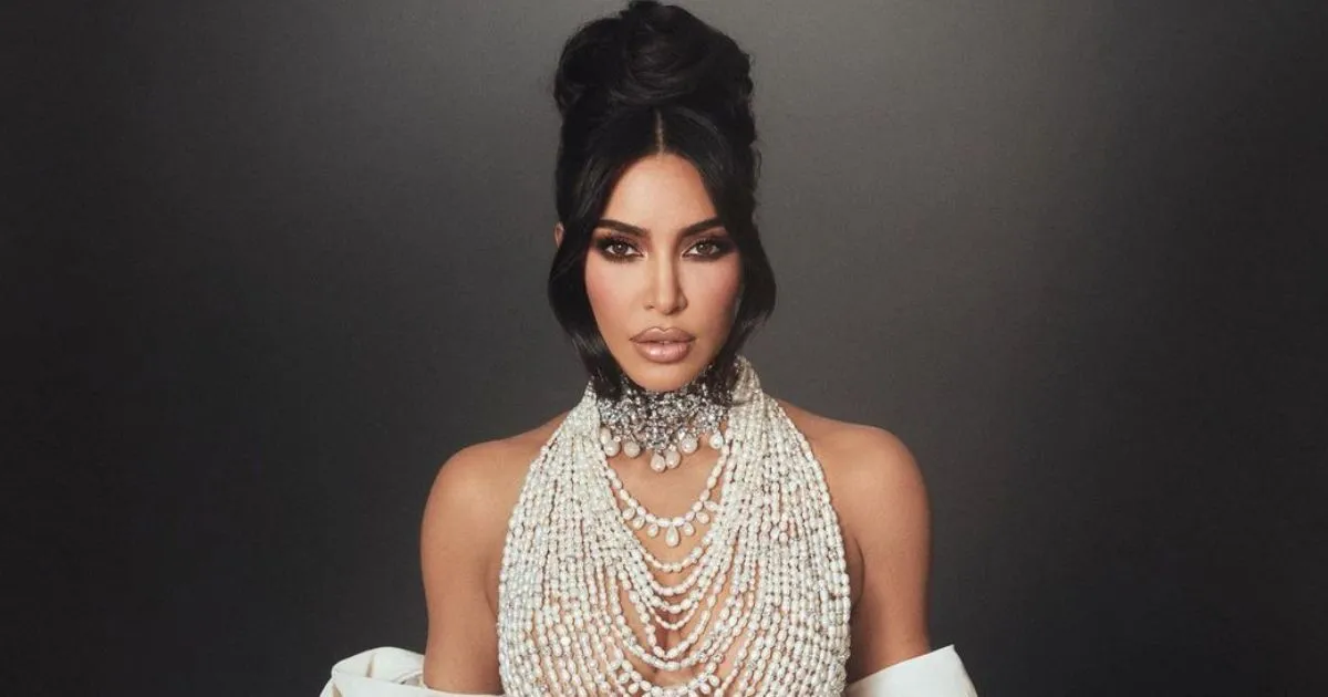 Bikin Takjub! Gaun Seksi Kim Kardashian di Met Gala Terbuat dari 50.000 Mutiara
