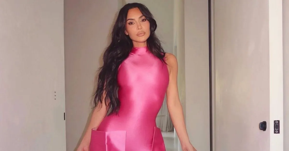 Heboh! Gaun Kim Kardashian di Met Gala Ambyar