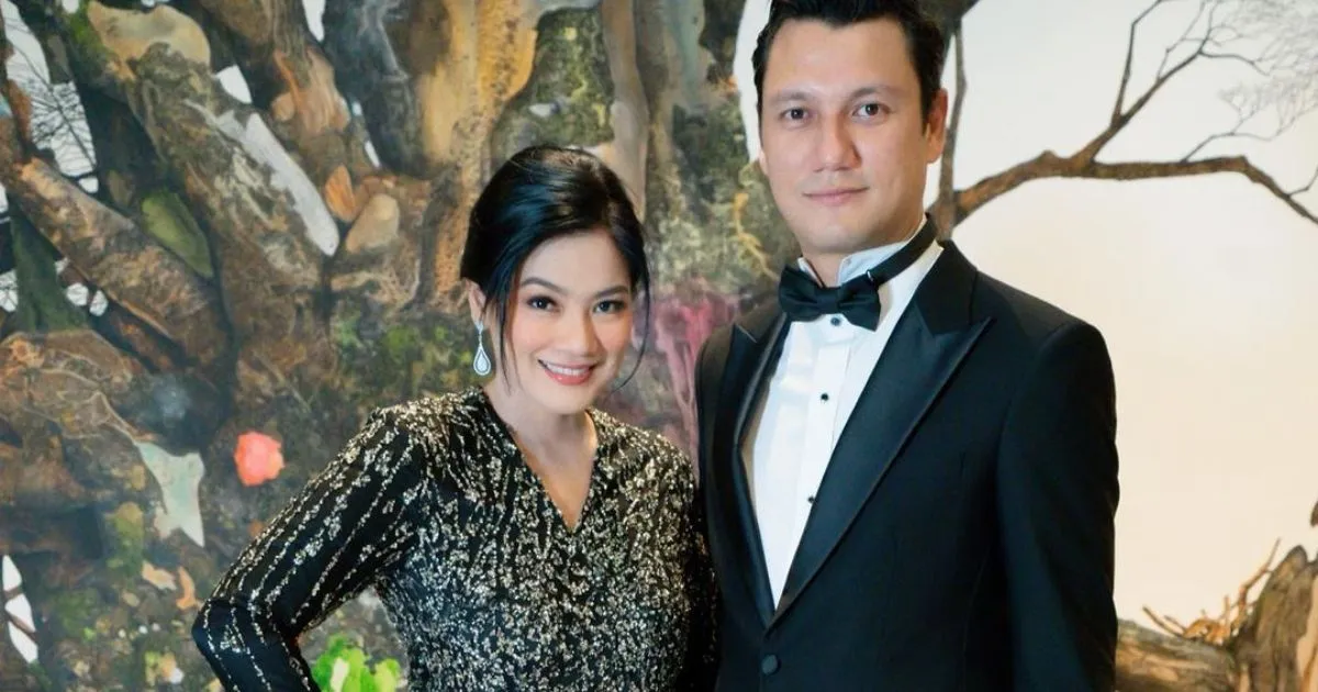 Tepis Isu Selingkuh, Begini Gaya Kompak Christian Sugiono dan Titi Kamal di Pernikahan Jessica Mila