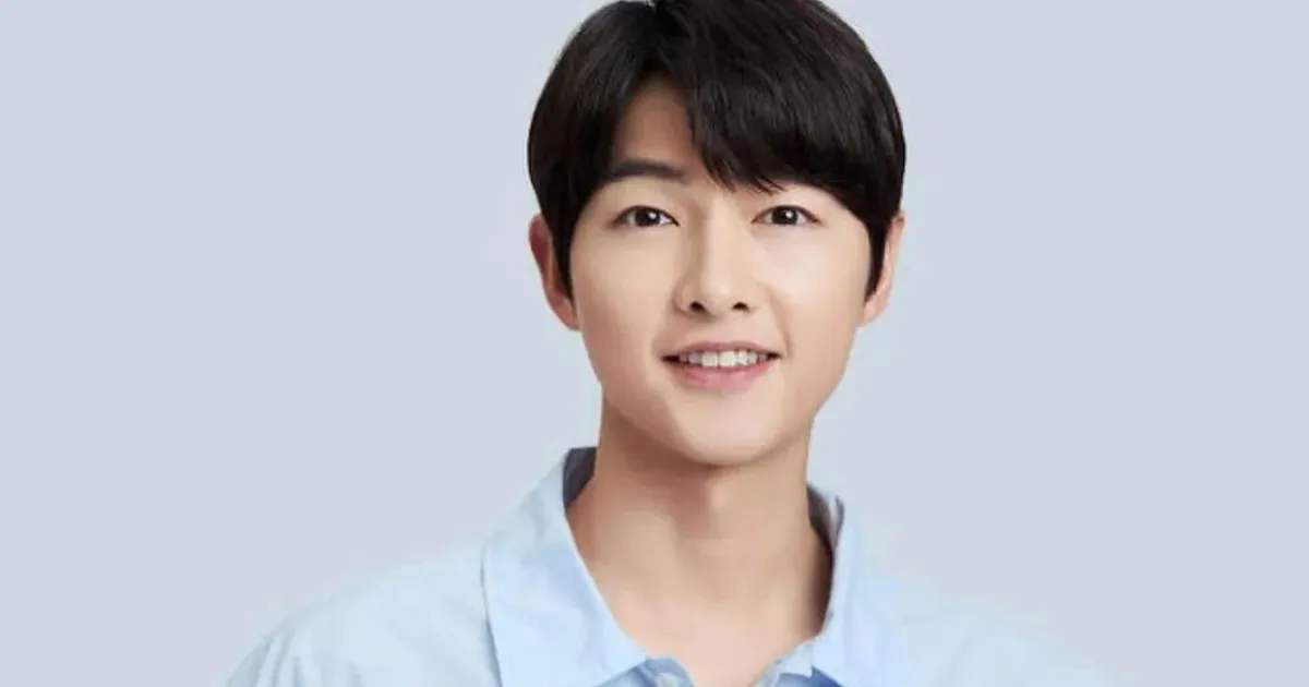 Penampilan Perdana Song Joong Ki Usai Resmi Jadi Ayah. Makin Bersinar dan Bahagia