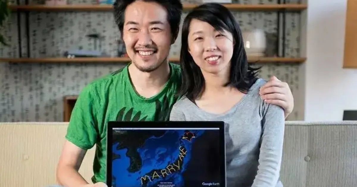 Kreatif Banget! Pria Jepang Ini Lamar Kekasih Pakai GPS. Terbaca ‘Marry Me’ di Google Earth