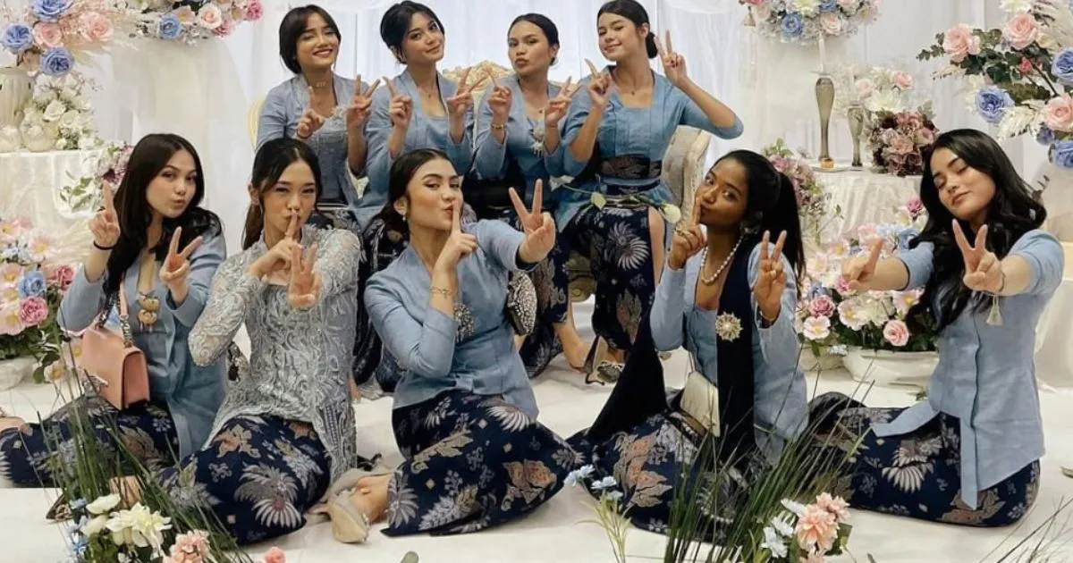 Inspirasi Kebaya dari Bridesmaid Pernikahan Pratama Arhan dan Azizah Salsha