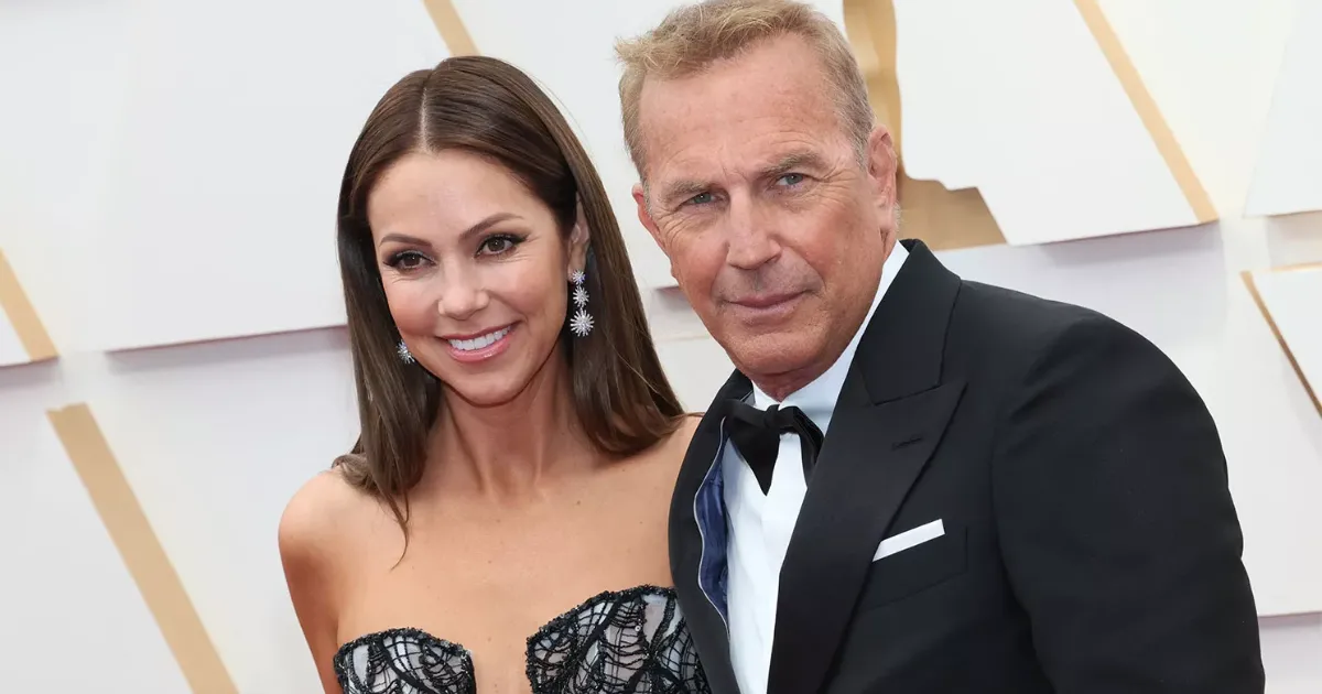 Masih Proses Cerai, Istri Kevin Costner Kepergok Liburan di Hawaii Bersama Pria Lain
