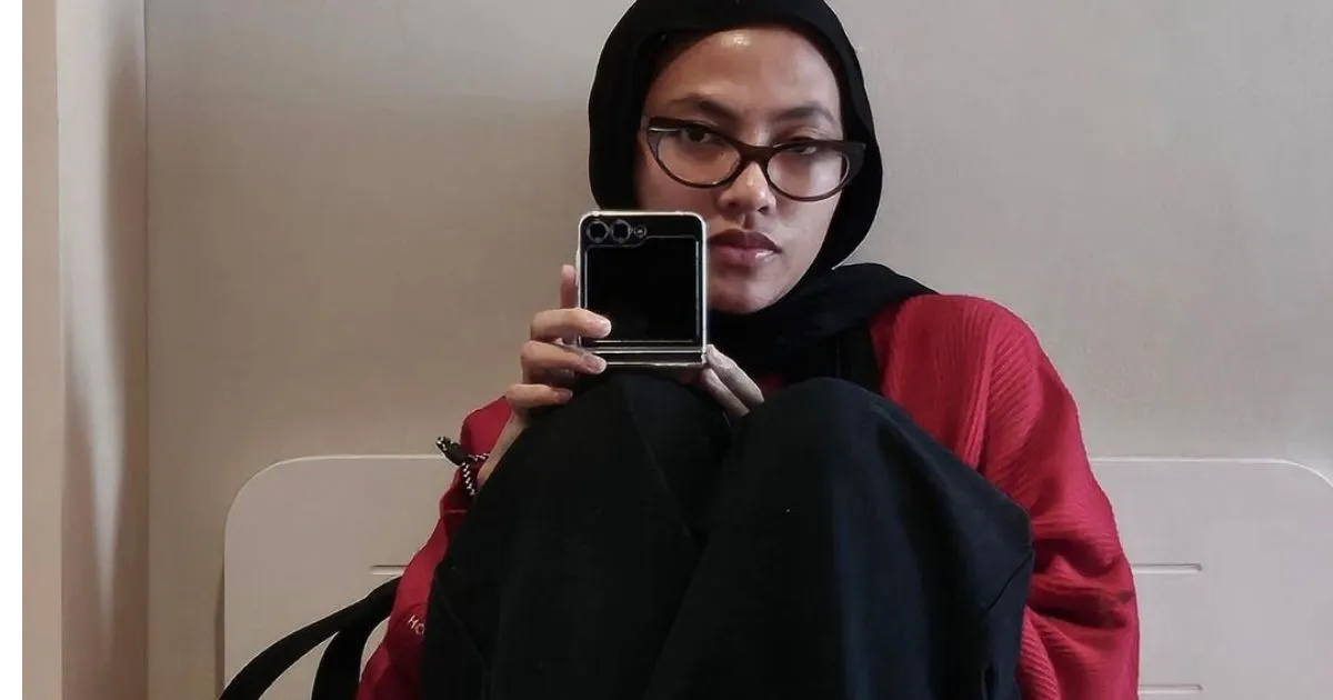 Wajib Dicontoh! 5 Gaya Busana Musisi Feby Putri