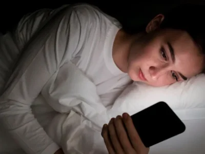 Terlihat Romantis, Tapi Ternyata Terdapat 5 Bahaya Sleep Call Bagi Kesehatan