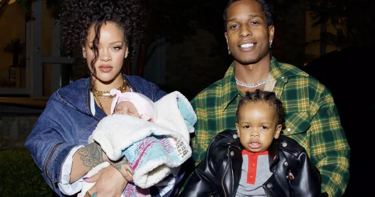 Rihanna Akhirnya Ungkap Wajah Anak Keduanya