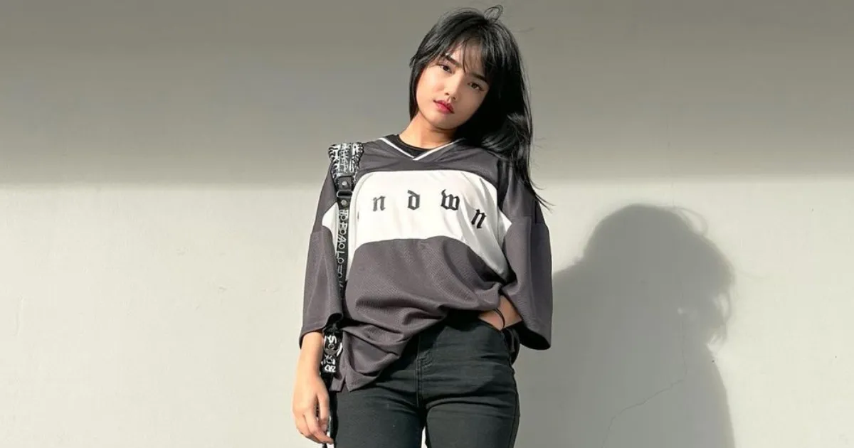 6 Potret Outfit Fuji, Modis dan Stylish