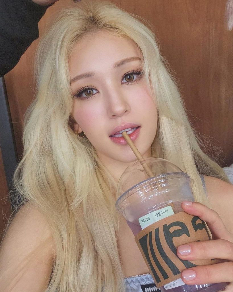 7 Idol K-Pop Wanita Makin Cantik Dengan Rambut Pirang