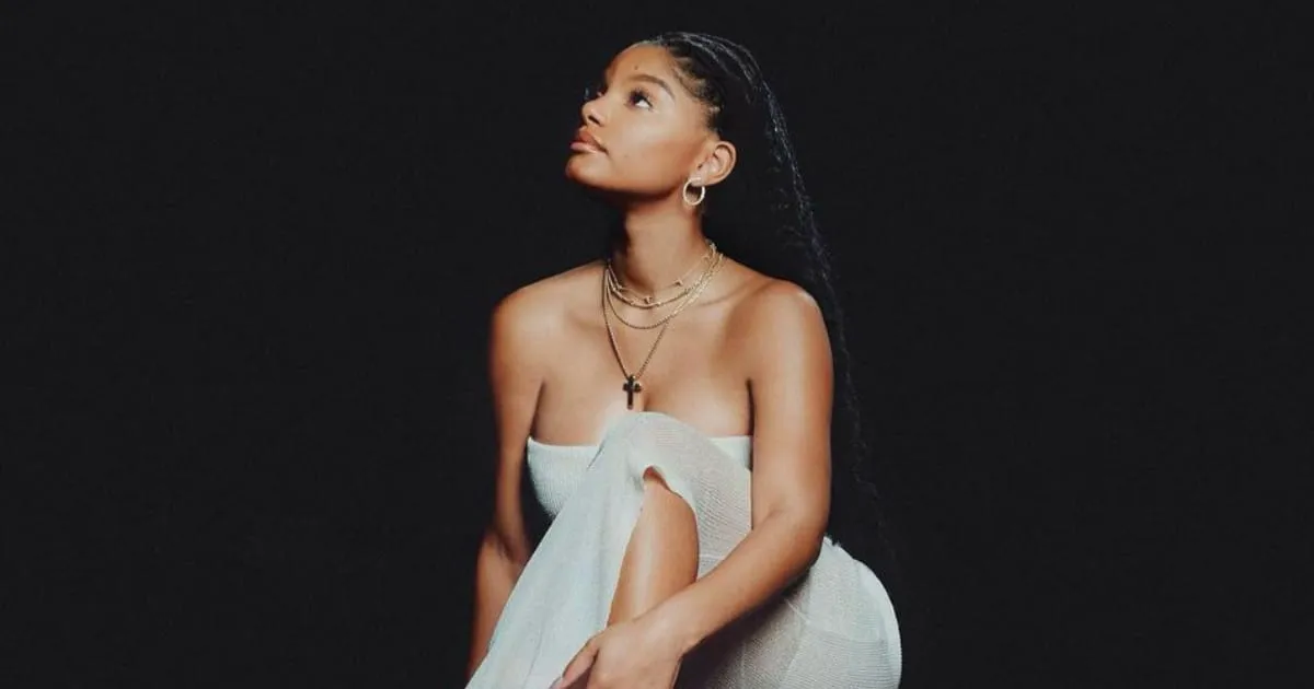 Pakai Baju Longgar, Halle Bailey Disangka Hamil