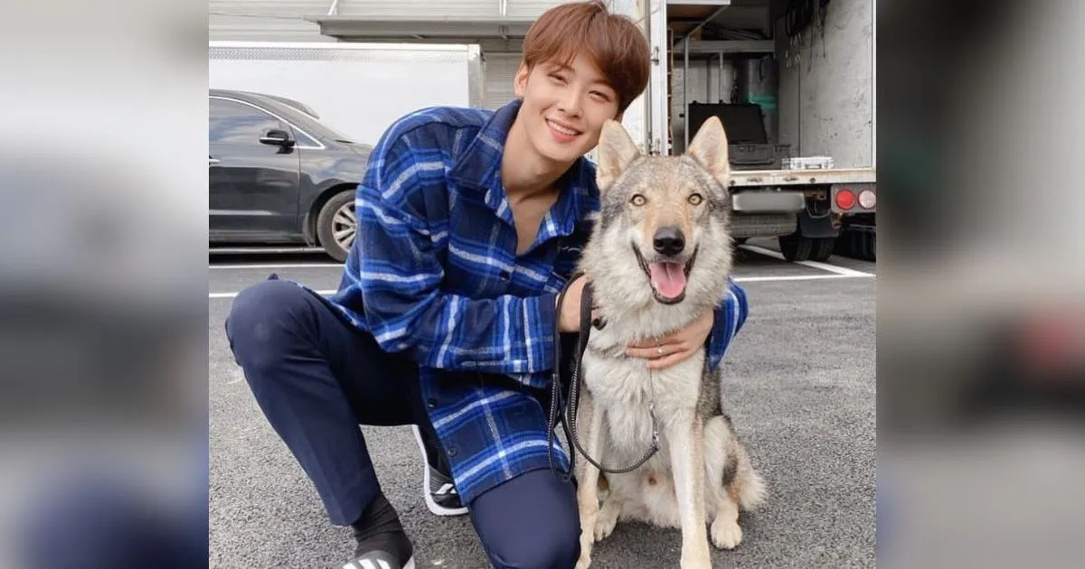 Fakta di Balik Adegan Ciuman Cha Eun Woo dengan Anjing