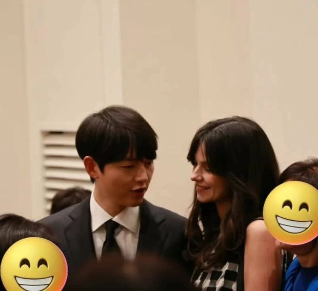 Potret Song Joong Ki Dan Istrinya Hadiri Pernikahan Sang Adik