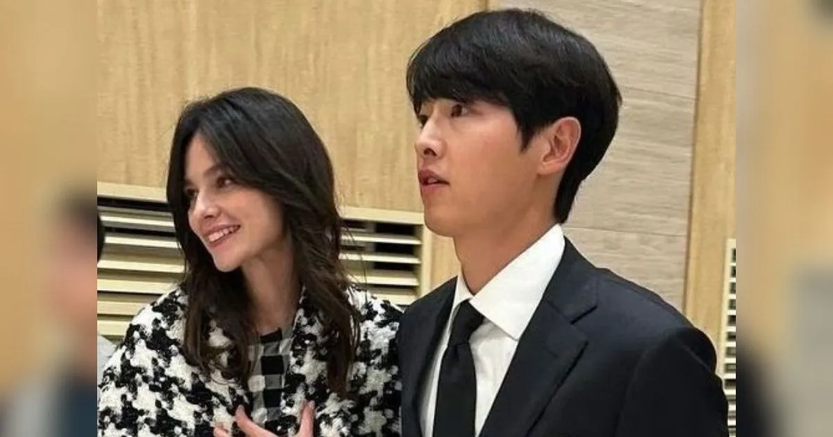 Potret Song Joong Ki Hadiri Pernikahan Adik. Pesona Istri Curi Perhatian!