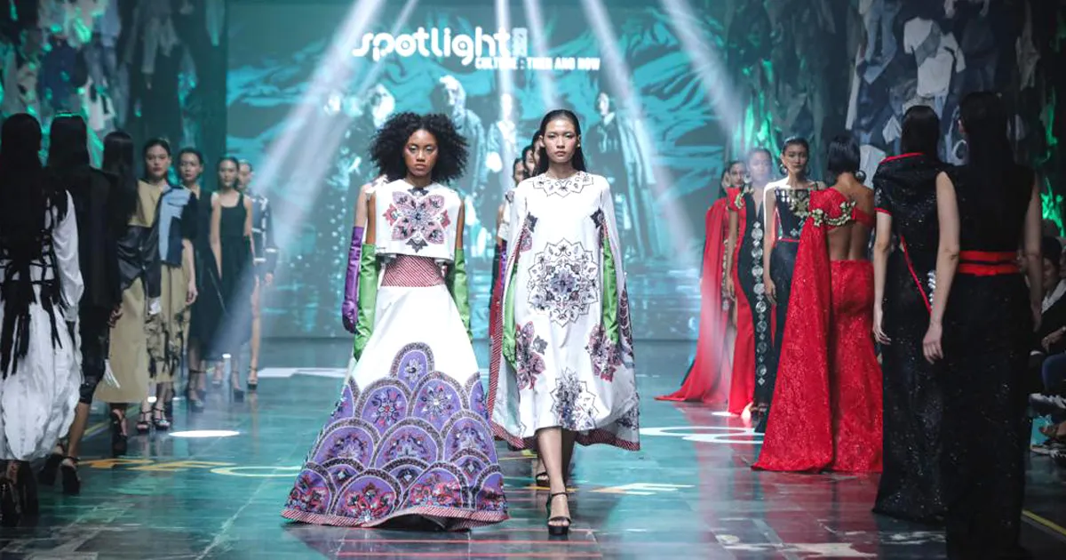 SPOTLIGHT Indonesia 2023 Hadirkan Busana Bertema Etnik dan Sustainable