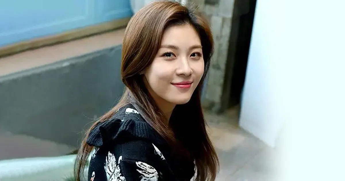 Sempat Dihujat, Lukisan Ha Ji Won Terjual Rp59 Juta