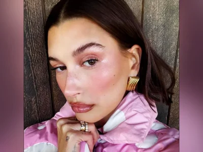 Begini Cara Bikin Make Up Sugar Plum Fairy Ala Hailey Bieber