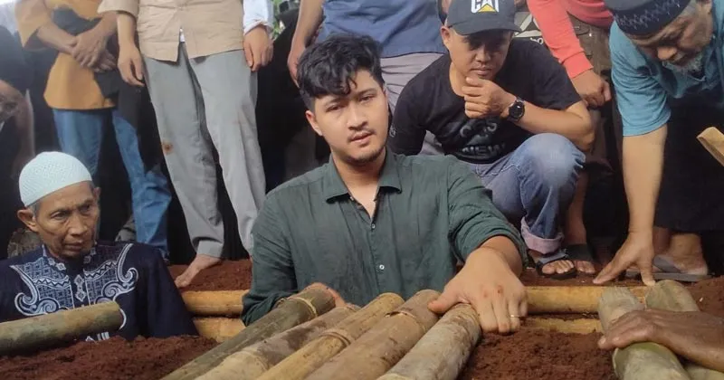 Sang Ayah meninggal Dunia, Ammar Zoni Lantunkan Adzan Melalui Video Call