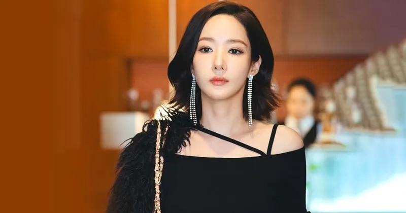 Ingin Tahu Harga Tas Pink Park Min Young di Drakor Marry My Husband?