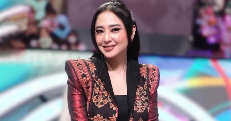 Dikabarkan Menikah Tahun Ini, Dewi Perssik Malah Takut