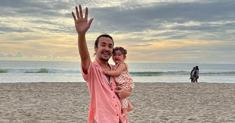 Istri Hamil, Ello Dewa 19 Umumkan Bakal Punya Anak Kedua