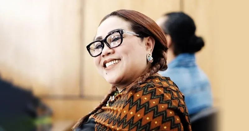 Perjuangan Nunung Sembuh dari Kanker Payudara