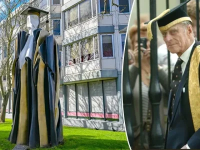 Patung Pangeran Philip di Universitas Cambridge, Inggris akan dirobohkan karena kualitas buruk. Foto: Dok. AFP /Getty/Cambridge Independent/ Bav Media