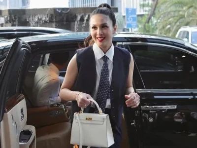 Potret mobil mewah Sandra Dewi yang disita Kejagung. Foto : Instagram/sandradewi88