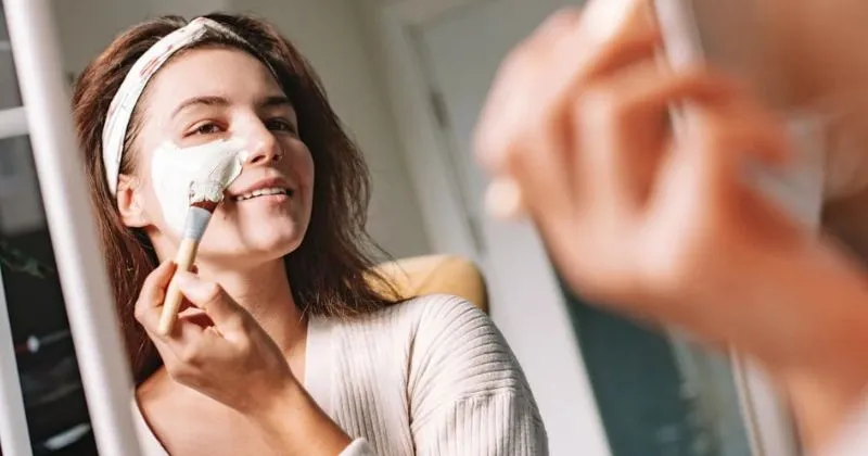 6 Masker Bahan Alami yang Bisa Atasi Kulit Kering