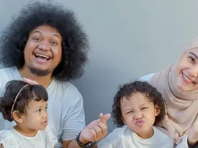 Istri Babe Cabita, Fati Indraloka (kanan) mengunggah momen percakapan dua malam terakhir sebelum suaminya meninggal. Foto : Instagram/fatiyw