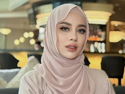SOAL GAJI: Aghnia Punjabi membantah pengakuan mantan babysitter-nya. Foto : Instagram/emyaghnia