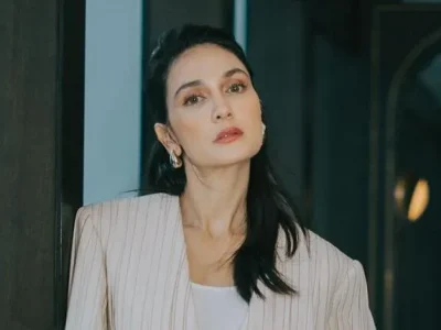 Luna Maya mengungkap kegelisahannya soal sulitnya menjadi pergusaha jujur. Foto : instagram/lunamaya