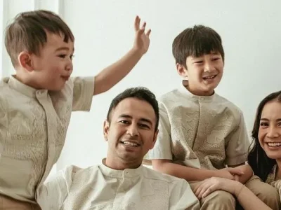 Program SauRans yang dibintangi keluarga Raffi Ahmad diberhentikan karena menampilkan rayyanza, anak di bawah umur di televisi. Foto : Instagram/raffinagita1717