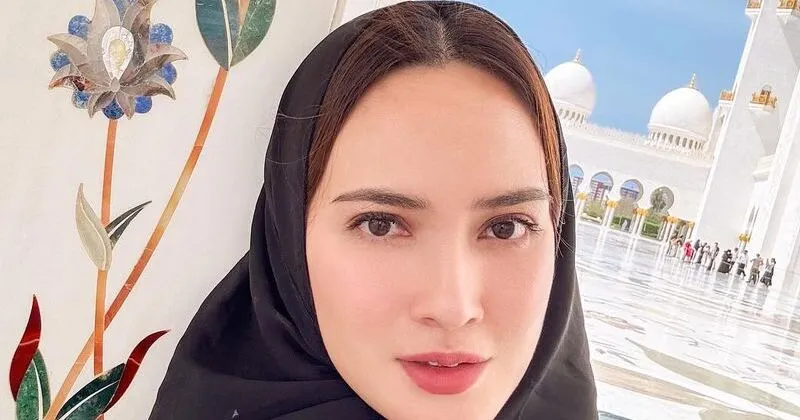 Potret Shandy Aulia Pakai Hijab, Didoakan Mualaf oleh Netizen