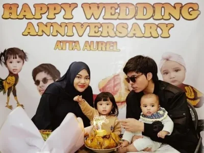 Perayaan ultah pernikahan Atta dan Aurel. (Foto: Dok. Instagram @aurelie.hermansyah)