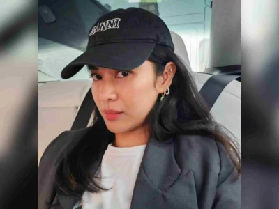 Dian Sastrowardoyo berbagi tips cantik yang tak banyak orang tahu. (Foto: Instagram @therealdisastr)