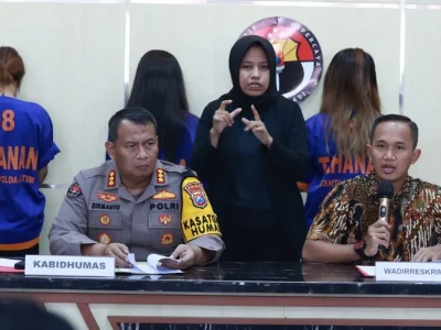 Tiga selebgram di Jawa Timur jadi tersangka bisnis investasi bodong. Foto : Humas Polda Jatim