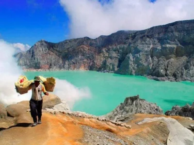 Pesona keindahan wisata kawah Gunung Ijen yang baru saja menelan korban seorang wisatawan Cina yang jatuh ke jurang. (Foto: Dok. Istimewa)