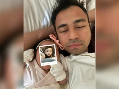 Raffi Ahmad dan Bayi Lily yang disebut mirip Cipung. (Foto: Instagram @raffinagita1717)