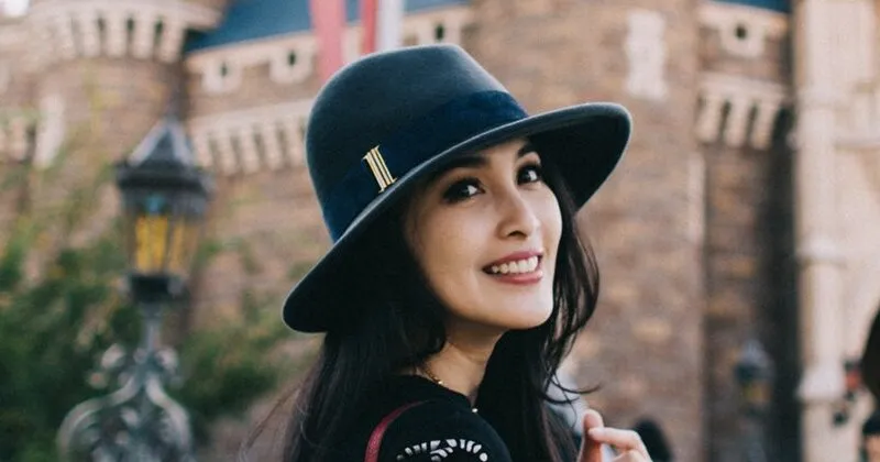 Instagram dan Youtube Hilang, Kini Sandra Dewi Aktif di TikTok