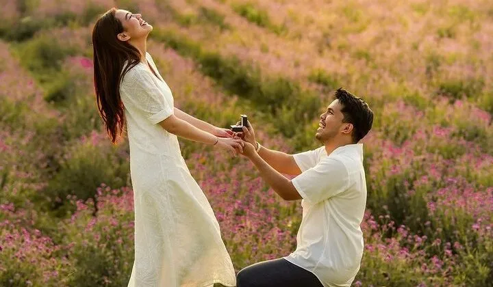 Potret Romantis Thariq Halilintar Lamar Aaliyah Massaid