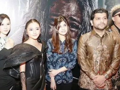 SATU JUTA LEBIH PENONTON: Para pemain film Vina: Sebelum 7 Hari. Foto : Instagram/deecompany_official