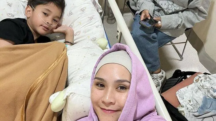 Anak Masuk ICU, Zaskia Mecca Sampai Lemas