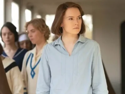 Daisy Ridley saat memerankan Gertrude "Trudy" Ederle dalam film Young Woman and the Sea. (Foto: Instagram/@daisyridley)